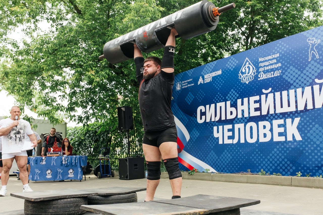 Магистрант БрГУ победил в турнире по стронгмену!