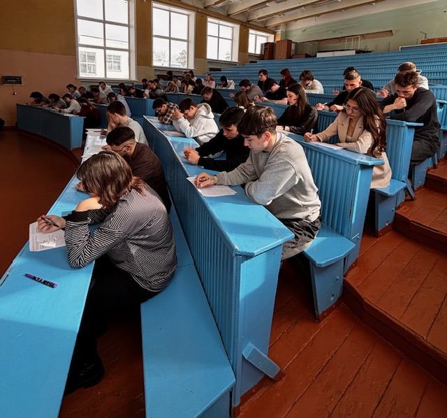 Городская олимпиада по английскому языку прошла в БрГУ