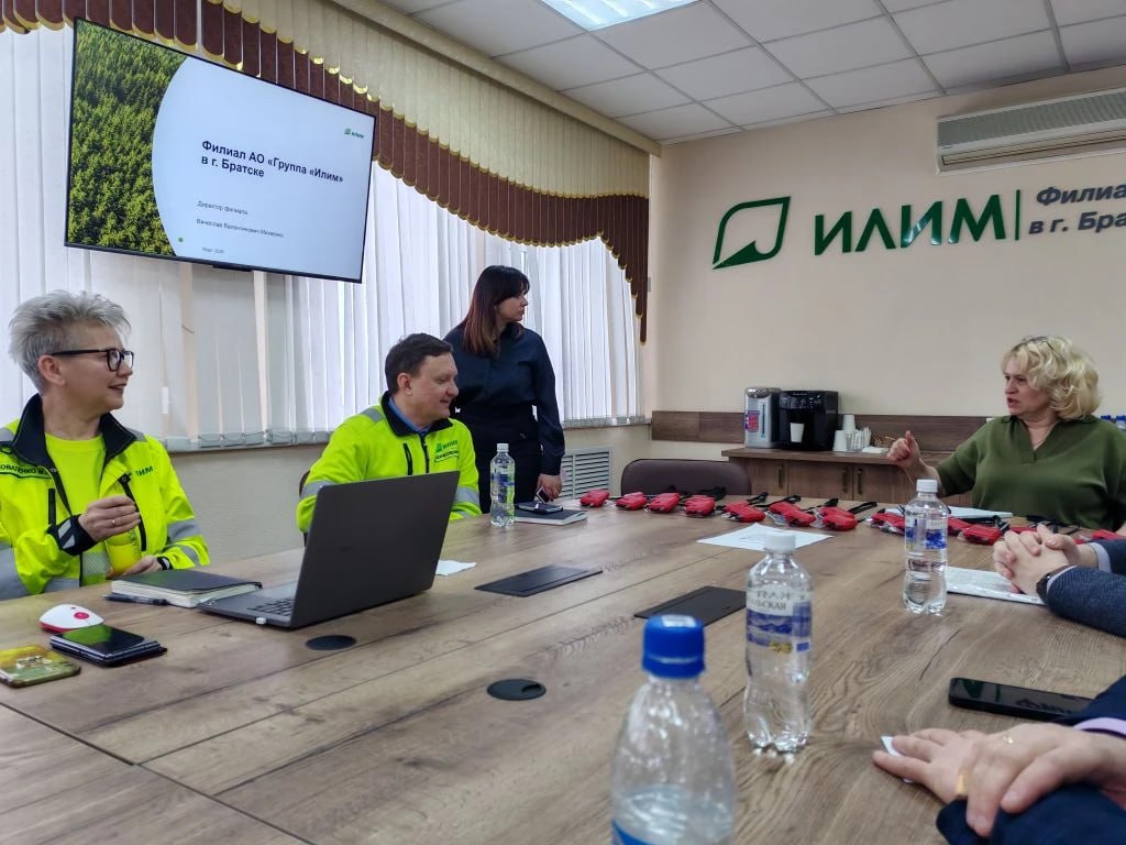 Стратегическое партнёрство: визит преподавателей БГУ в филиал «Группы «Илим»